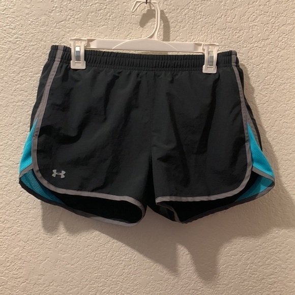 Under Armour Heatgear workout shorts medium - Picture 4 of 8